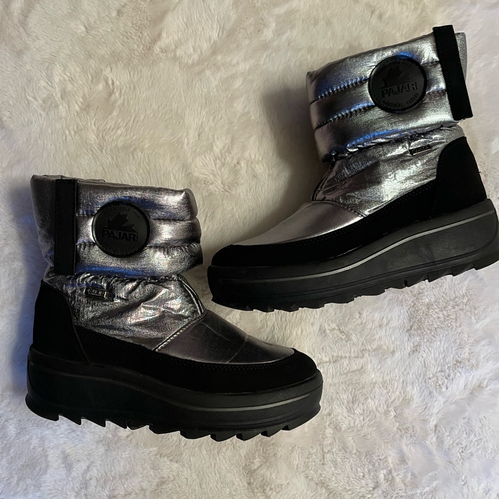 Pajar Women's Metallic Silver and Black Winter Boots